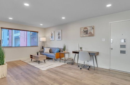 Mount Carmel Apartment | Fully Furnished 2 BR w/Free Parking & FAST Wi-Fi!