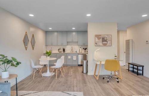 Mount Carmel Apartment | Fully Furnished Apartment w/ Full kitchen, FREE Parking & FAST Wi-Fi!