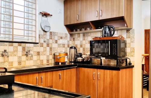 West Mambalam Apartment | Fully furnished apartment with Kitchen near T Nagar, Chennai