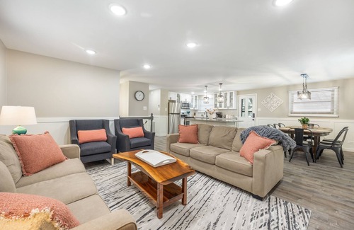 Wasco House | Fully Renovated 4 BR/2BA House. Great location! Close to restaurants and parks.