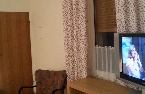 Odenkirchen-Mitte Condo | Furnished apartment 1-2 people