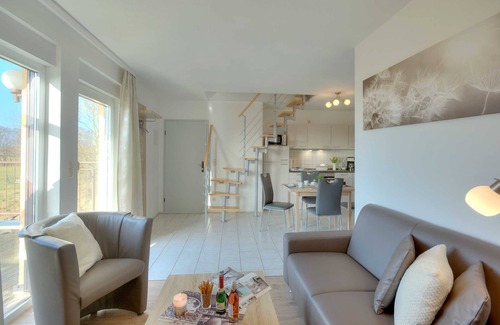 Trassenheide Apartment | * FW 6 upstairs with a large balcony - * Ferienwohnungen Wiesenblick