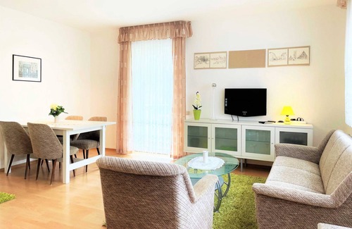 Lohsa Apartment | FW Cora - Silver Lake House in the leisure oasis Mortka