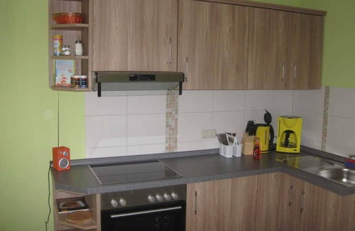 Bad Klosterlausnitz Apartment | FW Pistachio - Guesthouse Gimper