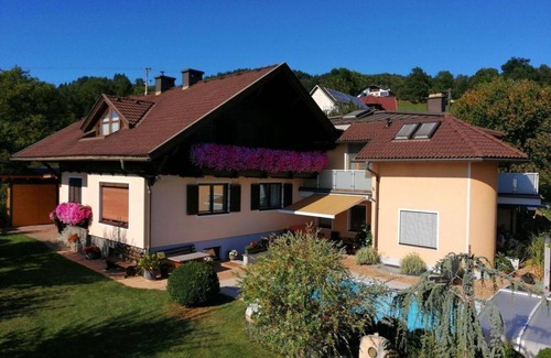 Feldkirchen in Kaernten Apartment | Gästehaus Maurer - Doppelzimmer mit Balkon
