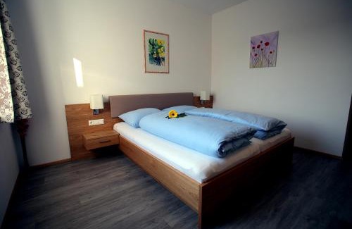 Bad Wimsbach-Neydharting Bed & Breakfast | Gästehaus Watschinger