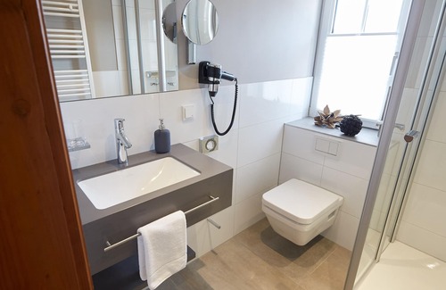 Warstein Hotel | Gästehaus Warsteiner Welt