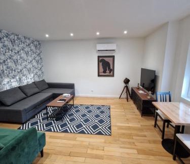 Neudorf Ouest Apartment | Génial T4 90m2 cosy&clim 3 CHB 2 SDB - tram 5min du centre de Strasbourg