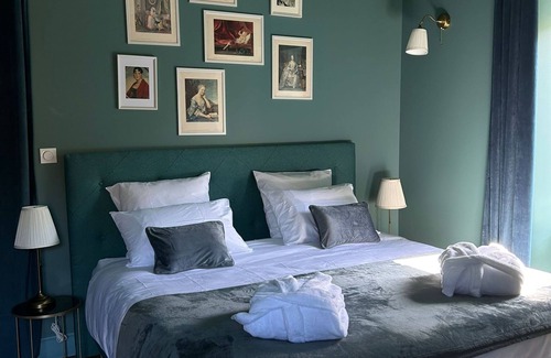 Aubazat Bed & Breakfast | Gîte, Chambres, Table D'hôtes. Sauna, Jacuzzi, Piscine Chauffée, Bain Nordique