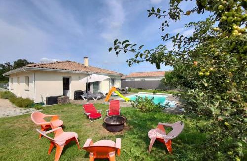 Listrac-Medoc Villa | Gîte classé 4 étoiles - 6 P. avec piscine chauffée
