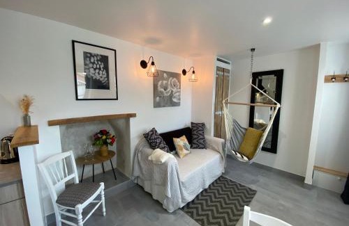 Saint-Hilaire-des-Loges House | Gîte des Hirondelles