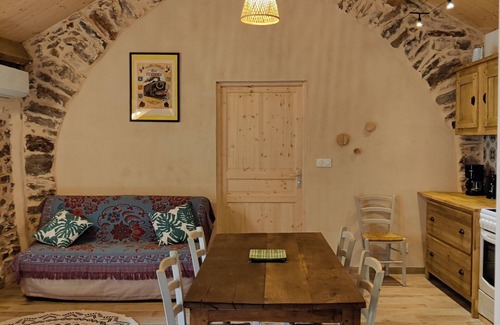 Barre-des-Cevennes Apartment | Gîte Le Circaète, en Plein Cœur de la Forêt à Barre des Cévennes