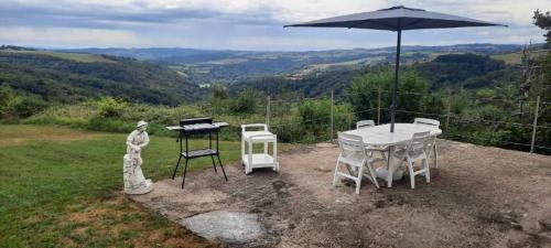 Chouvigny House | Gîte Le Rocher