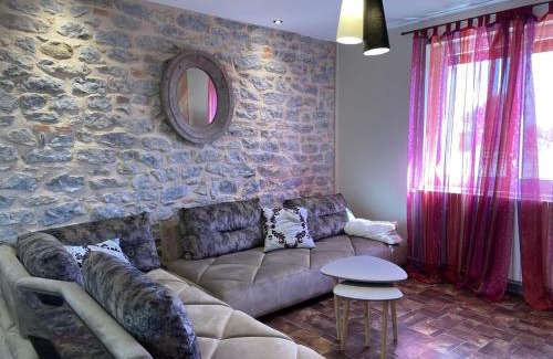 Pierrefitte-sur-Loire House | Gîte rénové avec vue sur campagne à Pierrefitte-sur-Loire - FR-1-489-334