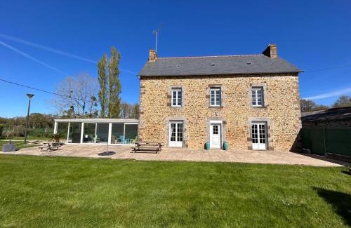 Plouagat House | Gîte Rosalie, piscine couverte chauffée - Au bord de l'eau Conciergerie