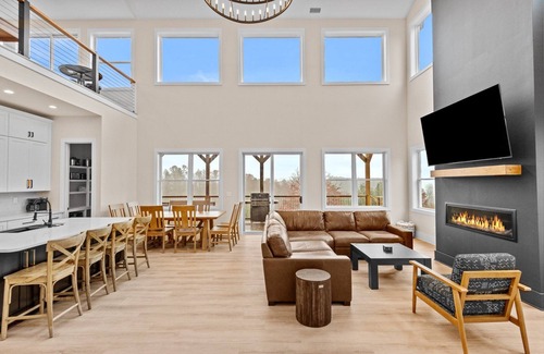 Edens Gate House | Gabby's Getaway! Hot tub, mtn views, nearby river, and game tables