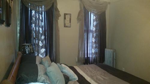 Bedford-Stuyvesant Apartment | Gabriel's Luxury Suite