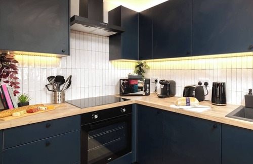 Plasnewydd Apartment | Gad Suite by Koya Homes