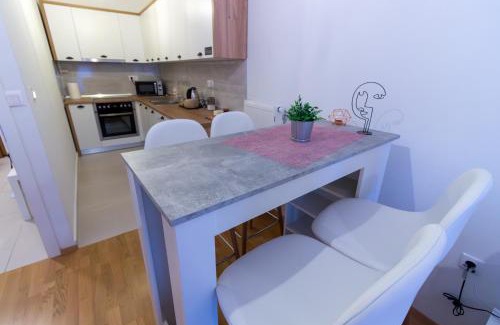 Virovitica Apartment | Gajeva Rooms - Malmö apartment SELF CHECK-IN