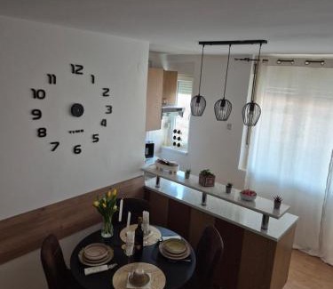 Virovitica Apartment | Gajeva Rooms - Toronto apartment SELF CHECK-IN