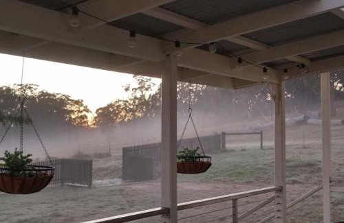 Dalveen House | Galah Cottage Stanthorpe