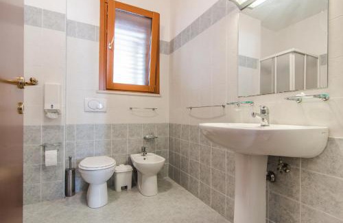 Pozzallo Apartment | Galatea appartamento grande - 4 camere con bagno privato, perfetto per gruppi