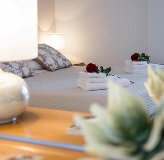 Poggibonsi Apartment | Gallery Apartment near Chianti