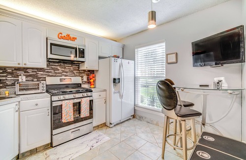 Galloway House | Galloway Townhome w/Private Deck: Near Casinos!