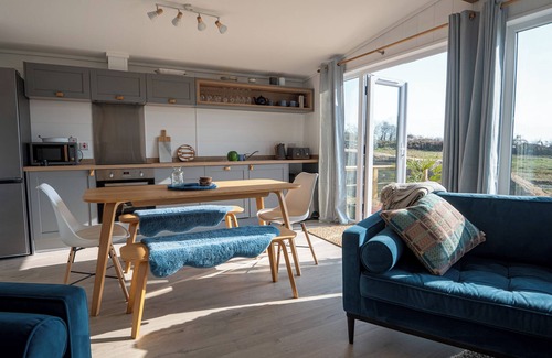 Dwyran Cottage | Galwad y Mor