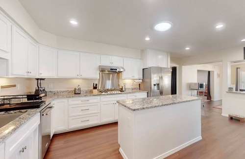 Northeast Heights Apartment | Game Room &Movie Room | 4bd 2Ba