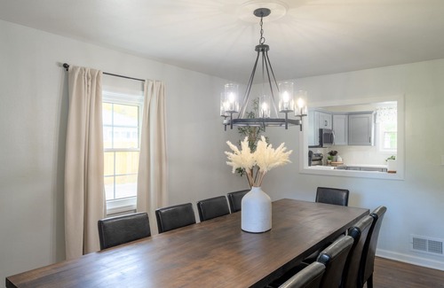 Saint Marys Saint Joseph County House | *GameRoom*Pool*2663ft²*King Bed*65" TV*1000Mbps