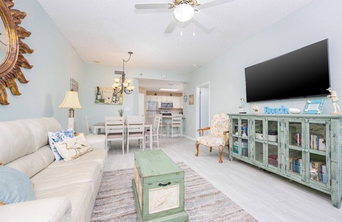 Orange Beach Condo | Garage Parking Space INCLUDED! BEACHFRONT CONDO & GULF MASTER!nCastaway Getaway