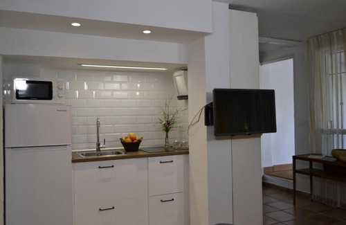 La Zubia Apartment | Garden apartment 5 minutes from Granada and the Alhambra!