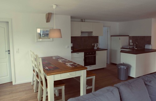 Boren Apartment | Garden view apartment in the farmhouse, large balcony in quiet nature 5min to the Schlei