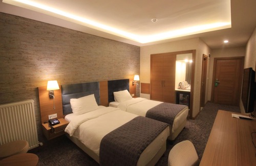 Zara Hotel | Garden Zara Hotel