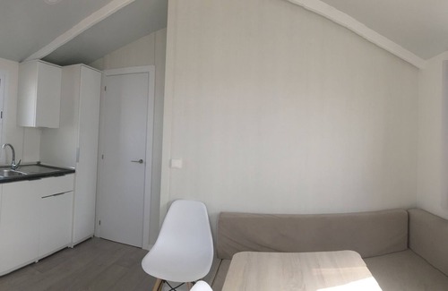 Pujaire House | Garnet 2