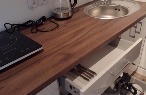 Jaslo Apartment | Garsoniera -w podwórzu