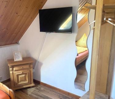 Obernissa House | Gasthaus & Pension "Zur Eintracht"