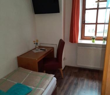 Altenhain House | Gasthaus & Pension Zum Göschen