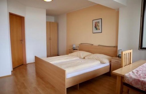 Asten House | Gasthaus-Pension zum Löwen