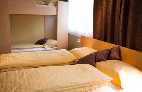 Rotfalva Hotel | Gasthof Familie Hutter