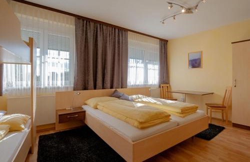 Rotfalva Hotel | Gasthof Familie Hutter