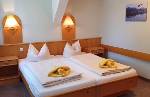 Lohsa House | Gasthof & Pension Zur Friedenseiche