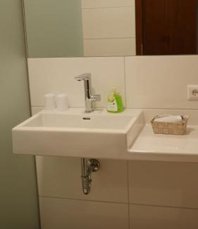 Bad Kreuzen House | Gasthof Schiefer Zur Zugbrücke