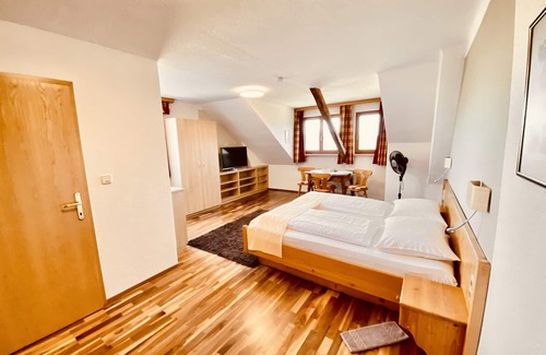 Krast House | Gasthof zum Moosmann - Familie Pachernigg