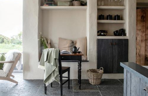 Miltown Malbay Cabin | Gate Lodge@White Strand