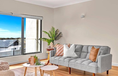 Normanville House | Gathering Tides - For Group Getaways by the Beach