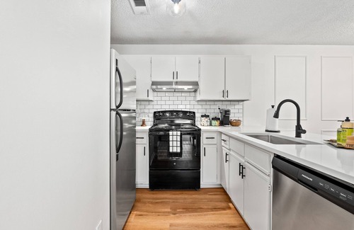 Pickwood Condo | Gay Street Retreat - Walk to Campus & Downtown