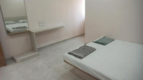 Akalkot House | Gayatri bhakt niwas