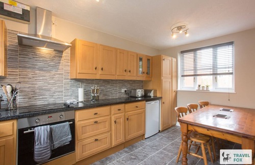 Denstone House | Sarah`s House: BBQ Parking 10mins To Alton Towers